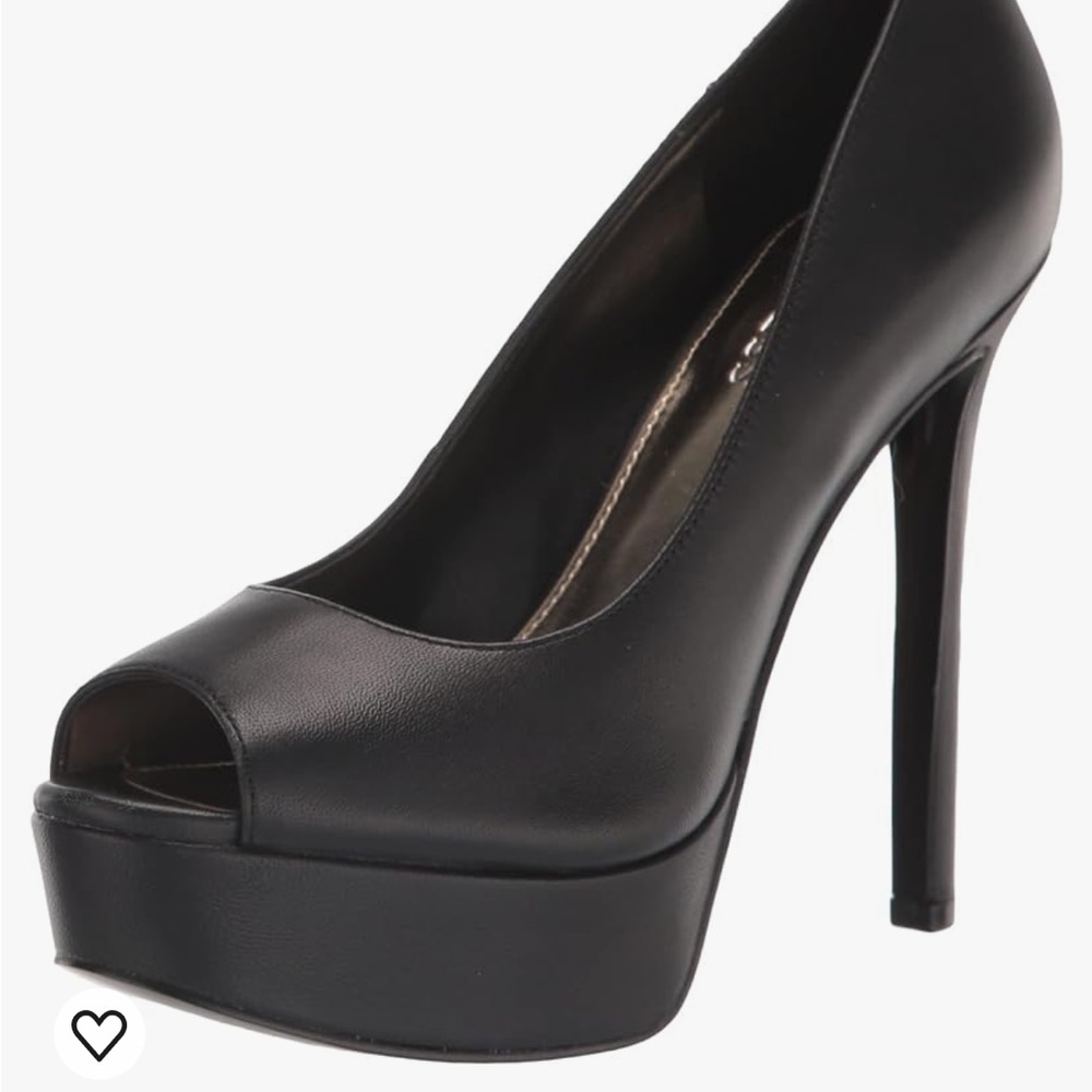 Guess Cacei Pump